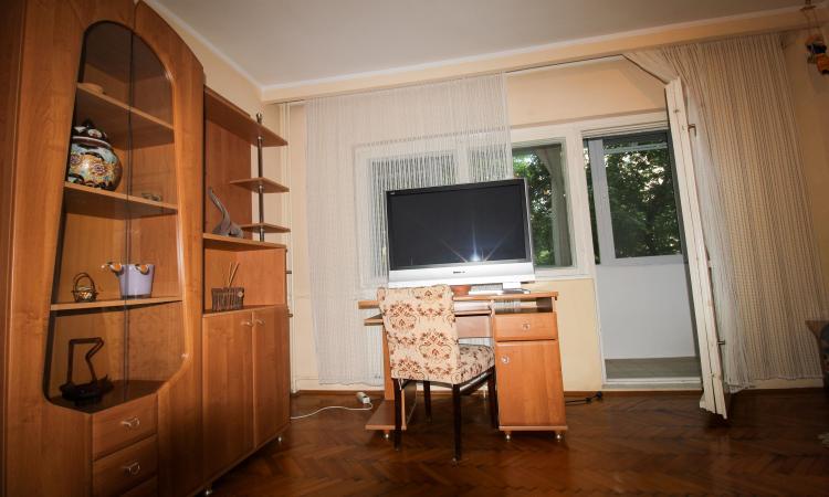 Inchiriere 2 camere - Tei