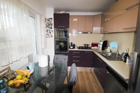 4 Camere - Aviatiei - 82mp utili  etaj 1 cu terasa amenajata de 80mp