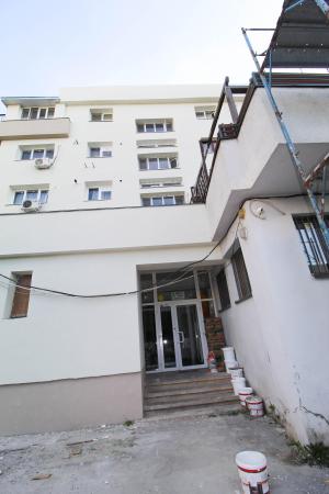 4 Camere - Aviatiei - 82mp utili  etaj 1 cu terasa amenajata de 80mp