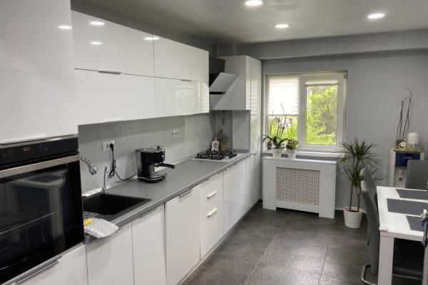 Apartament 4 camere spațios, luminos, Lacul Tei