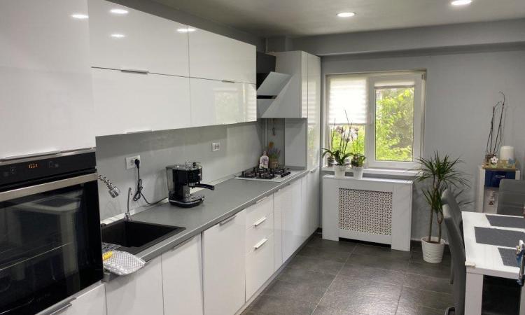 Apartament 4 camere spațios, luminos, Lacul Tei