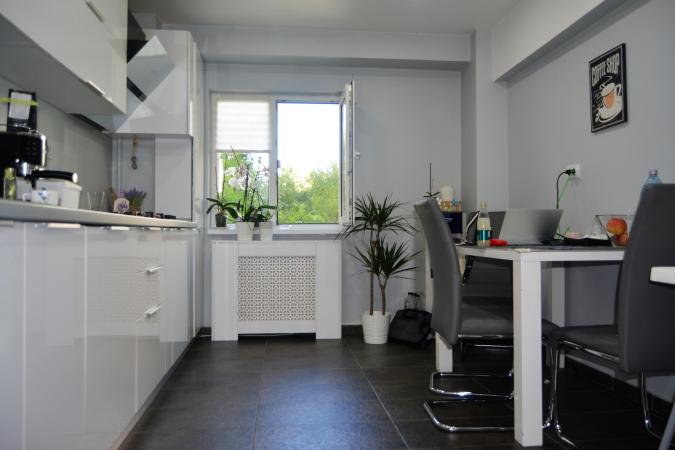 Apartament  4 camere spațios, luminos, Lacul Tei