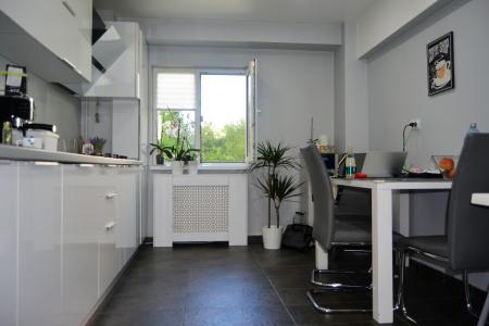 Apartament 4 camere spațios, luminos, Lacul Tei