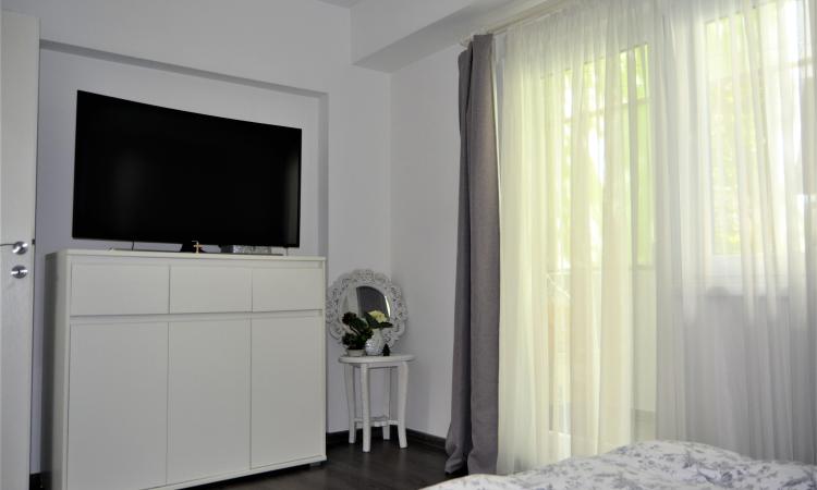 Apartament 4 camere spațios, luminos, Lacul Tei