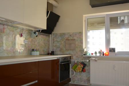 Apartament renovat spatios 3 camere Lacul tei