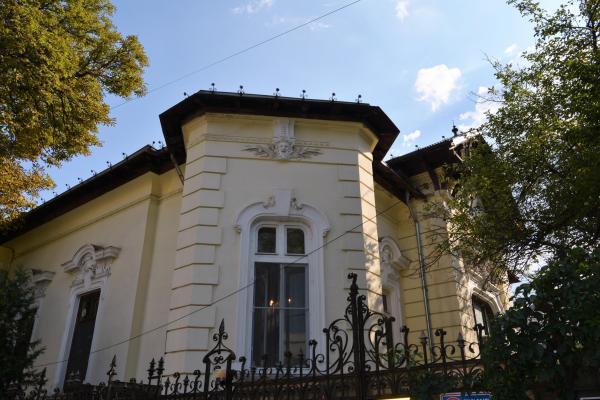 Apartament în vilă cu gradină