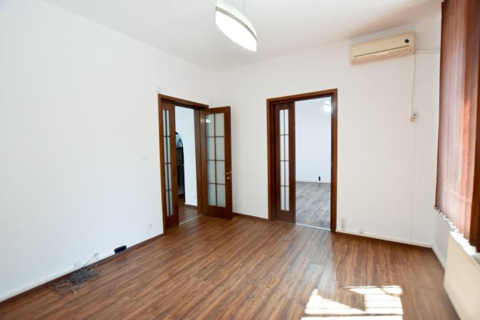 Piata Unirii Cantemir Maresti Spatiu birouri Vila 4 camere 120mp