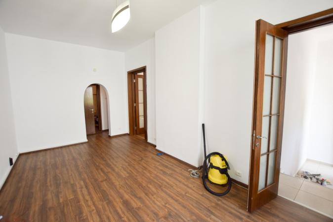 Piata Unirii Cantemir Maresti Spatiu birouri Vila 4 camere 120mp