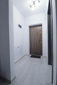 Garsonieră cu GRĂDINĂ de 20mp-Ideal SPAȚIU BIROU-Mobilă inclusă după preferințe