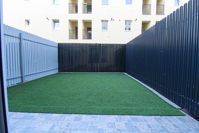 Garsonieră cu GRĂDINĂ de 20mp-Ideal SPAȚIU BIROU-Mobilă inclusă după preferințe