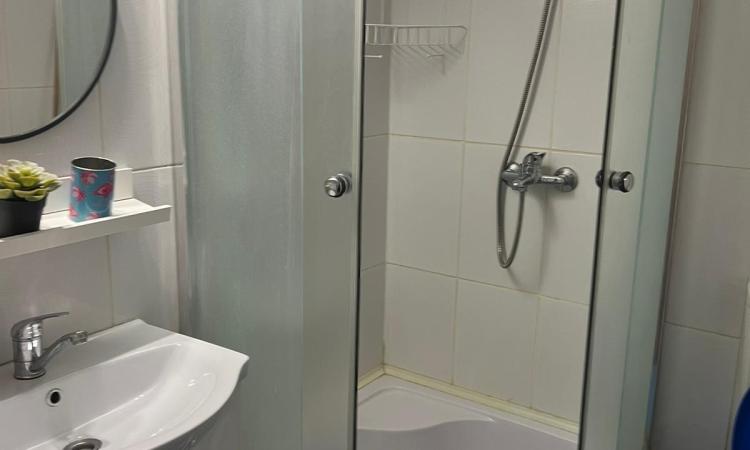 Garsoniera moderna - Lacul Tei - Renovata bloc izolat