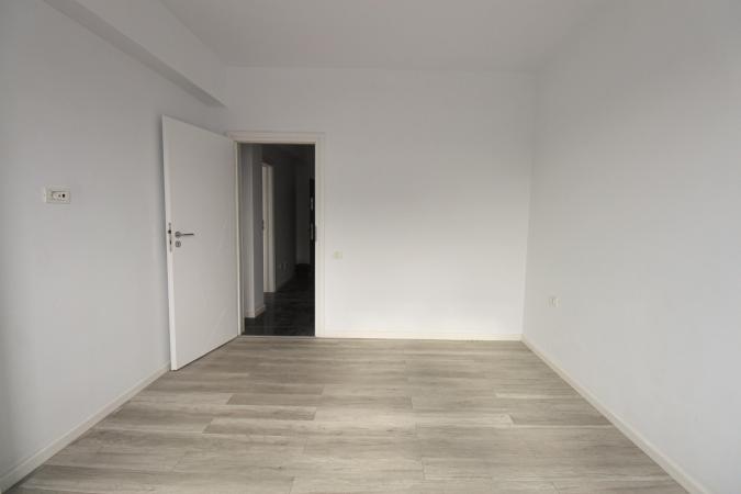 Lac Straulesti 2 rooms with own yard