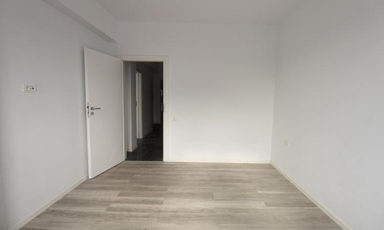 Lac Straulesti 2 rooms with own yard