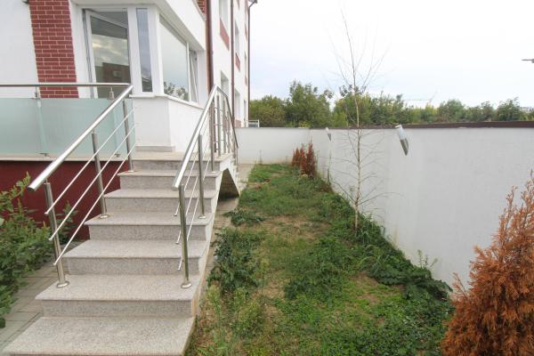 Lac Straulesti-2 camere cu curte proprie