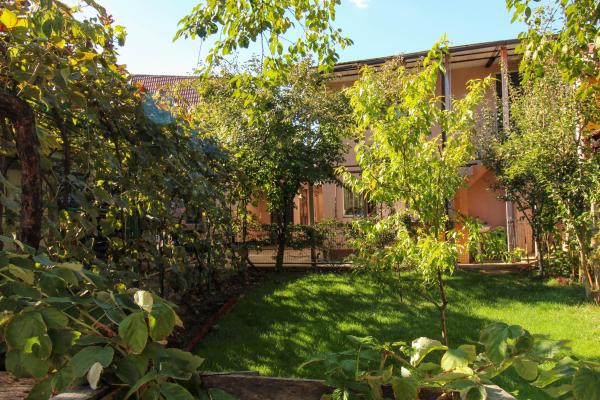 2 Case | 6 Camere | 4 Bai | Garaj | Bucurestii Noi