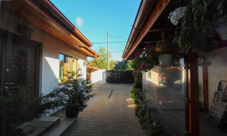4 Rooms | 2 Bathrooms | Garage | Bucurestii Noi Area
