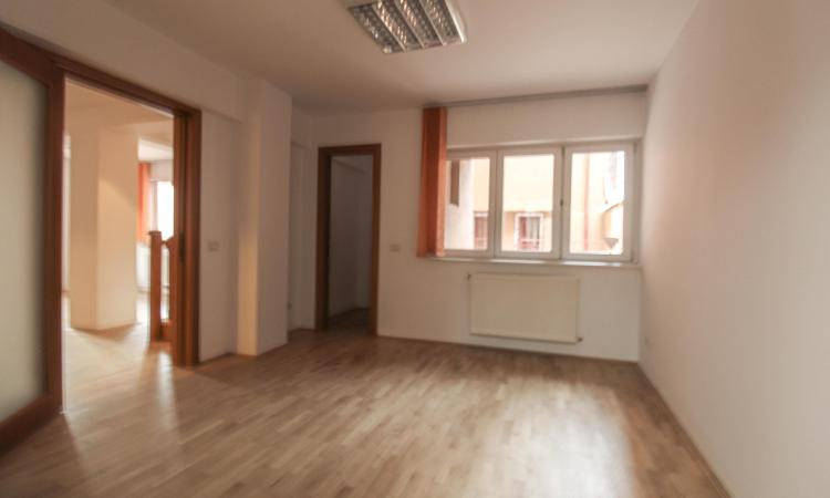 Inchiriere duplex spatios- central- zona Fainari-Stefan cel Mare