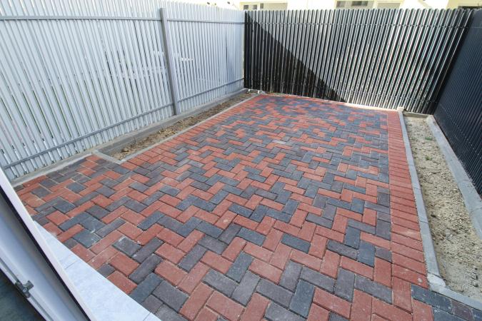 Garsoniera cu gradina 20mp-PRIMA ÎNCHIRIERE-Auchan Titan -Parcul Teilor