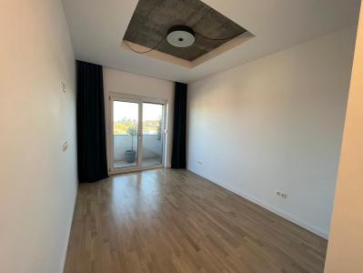 Apartament 3 camere + Dressing stil Penthouse / Terasa 94 mp