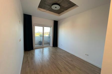 Apartament 3 camere + Dressing stil Penthouse / Terasa 94 mp