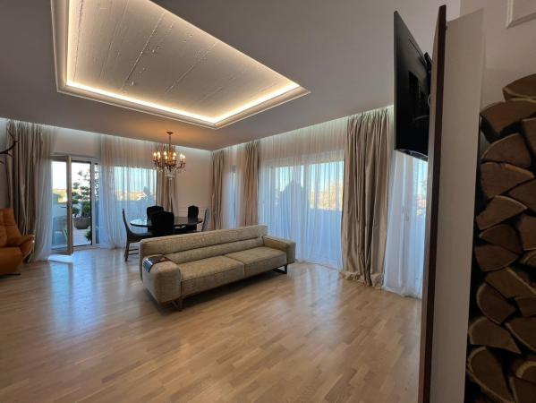 Apartament 3 camere + Dressing stil Penthouse / Terasa 94 mp