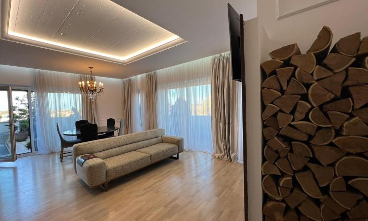 Apartament 3 camere + Dressing stil Penthouse / Terasa 94 mp