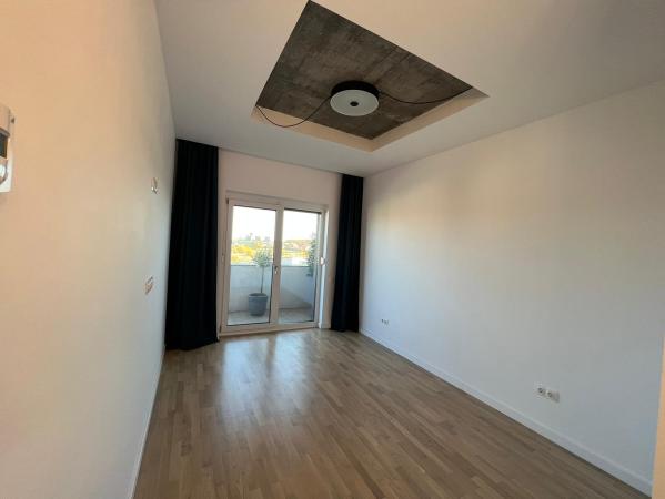 Apartament 3 camere + Dressing stil Penthouse / Terasa 94 mp
