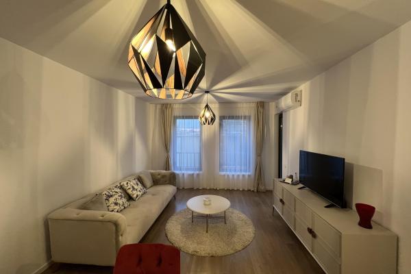3 camere - decomandat - curte proprie 12 mp - H Pipera Lake