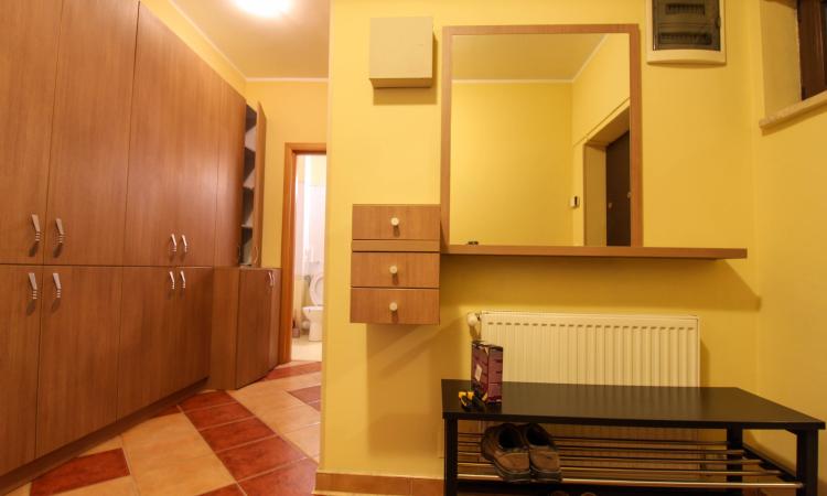 Vila 4 Camere | 163mp utili | Curte 263mp | Sisesti | Vatra Noua | Renovata 2022