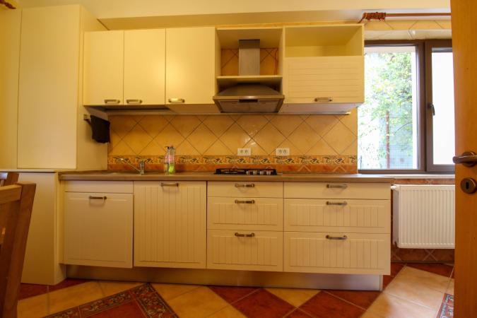 Vila 4 Camere | 163mp utili | Curte 263mp | Sisesti | Vatra Noua | Renovata 2022