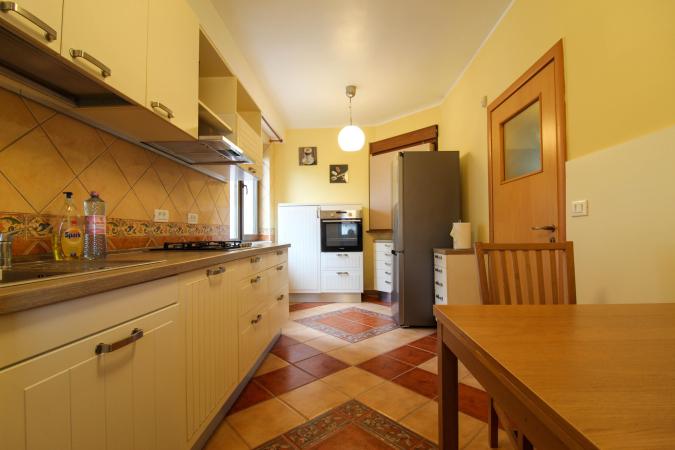 Vila 4 Camere | 163mp utili | Curte 263mp | Sisesti | Vatra Noua | Renovata 2022