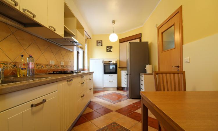 Vila 4 Camere | 163mp utili | Curte 263mp | Sisesti | Vatra Noua | Renovata 2022