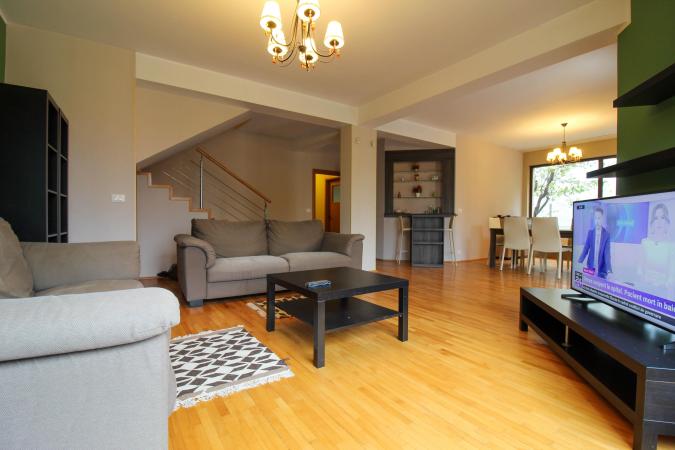 Vila 4 Camere | 163mp utili | Curte 263mp | Sisesti | Vatra Noua | Renovata 2022