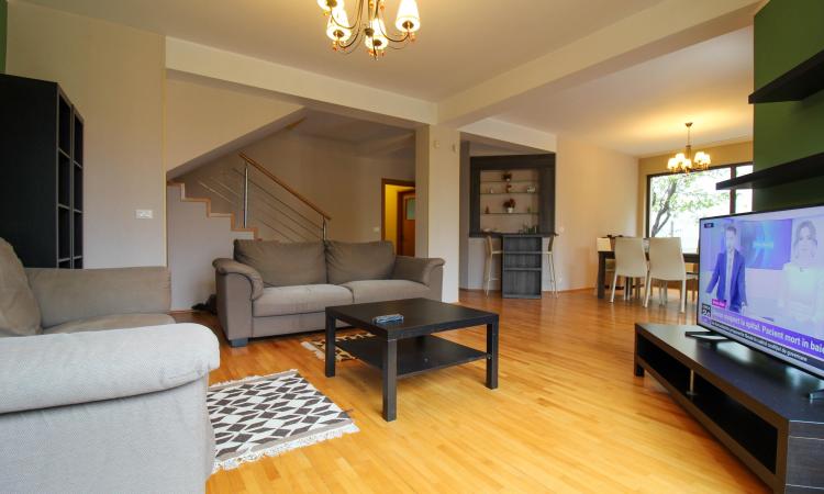 Vila 4 Camere | 163mp utili | Curte 263mp | Sisesti | Vatra Noua | Renovata 2022