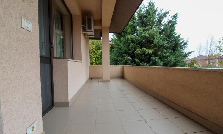 Vila 4 Camere | 163mp utili | Curte 263mp | Sisesti | Vatra Noua | Renovata 2022