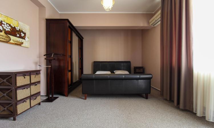 Vila 4 Camere | 163mp utili | Curte 263mp | Sisesti | Vatra Noua | Renovata 2022