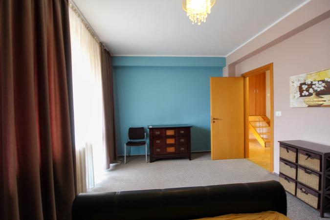 Vila 4 Camere | 163mp utili | Curte 263mp | Sisesti | Vatra Noua | Renovata 2022