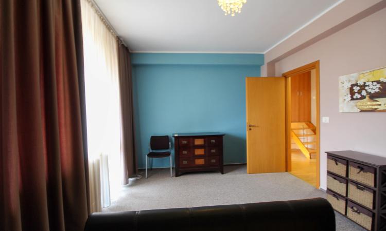 Vila 4 Camere | 163mp utili | Curte 263mp | Sisesti | Vatra Noua | Renovata 2022