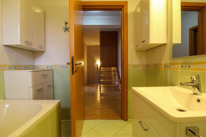 Vila 4 Camere | 163mp utili | Curte 263mp | Sisesti | Vatra Noua | Renovata 2022