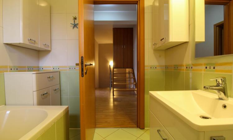 Vila 4 Camere | 163mp utili | Curte 263mp | Sisesti | Vatra Noua | Renovata 2022