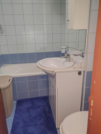 Inchiriere 2 camere- Victoriei- zona centrala-intretinere mica