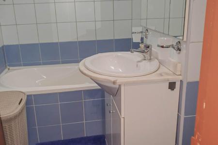 Inchiriere 2 camere- Victoriei- zona centrala-intretinere mica