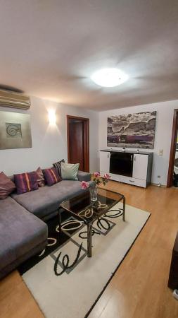 Inchiriere 2 camere- Victoriei- zona centrala-intretinere mica