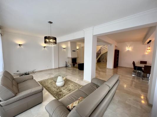 Vila Lux in zona Pipera
