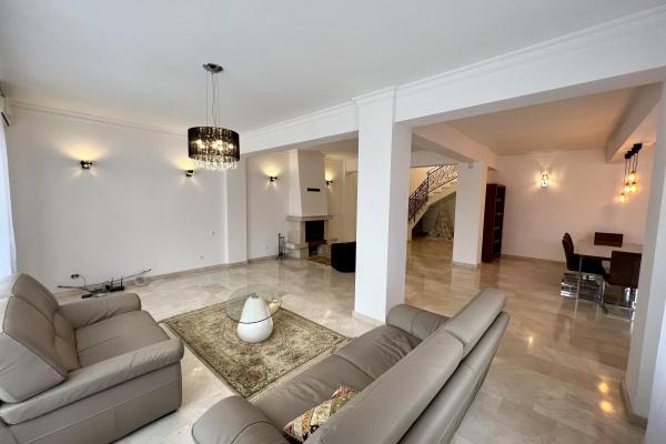 Vila Lux in zona Pipera