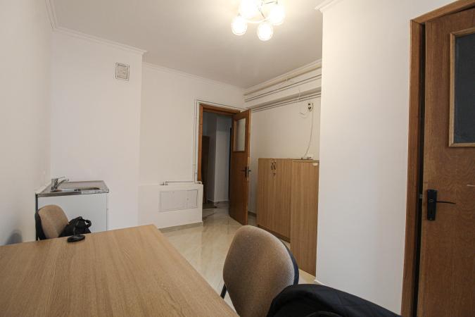3 camere- Ultracentral- Buzesti- Piata Victoriei- centrala proprie
