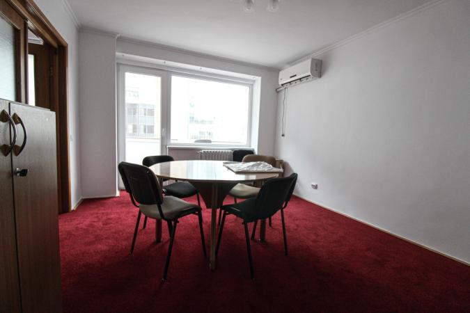 3 camere- Ultracentral- Buzesti- Piata Victoriei- centrala proprie