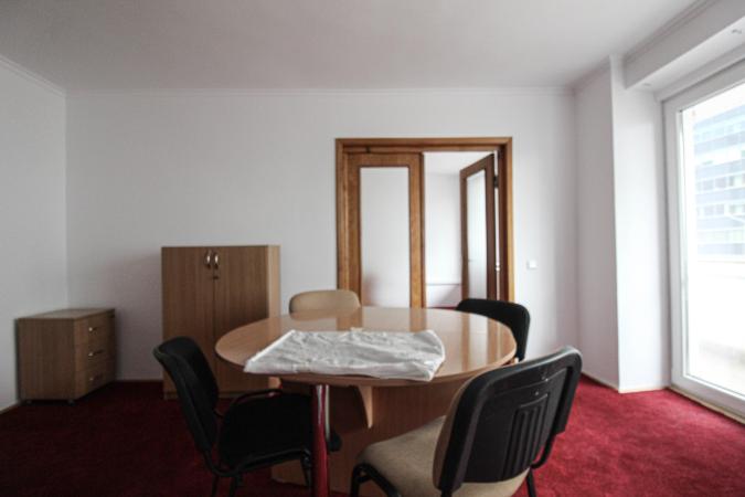 3 camere- Ultracentral- Buzesti- Piata Victoriei- centrala proprie
