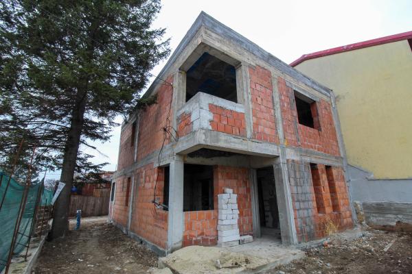 5 Camere | 3 bai | Loc parcare | Terasa 76mp | Pivnita 14mp | Bucurestii Noi