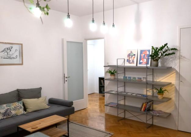Apartament ultracentral, imobil Art Deco, amenajare deosebita